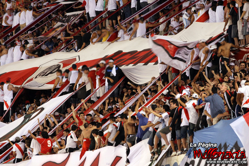 River Plate vs Racing Club (AP 2009) 14