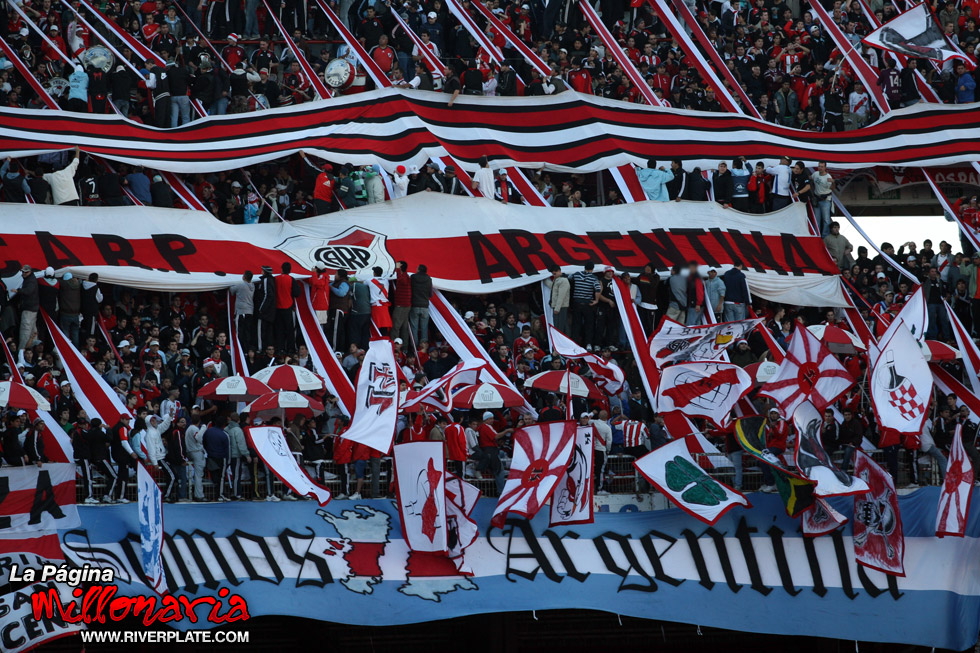 River Plate vs Tigre (CL 2009) 12