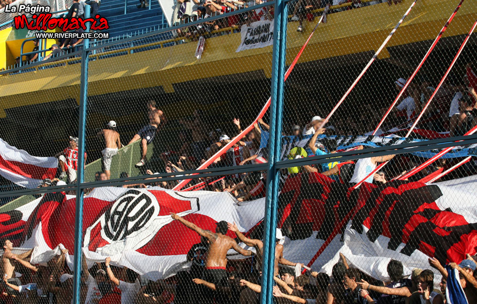 Central vs River Plate (CL 2009) 13
