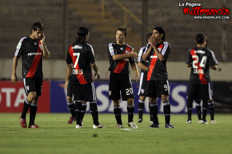 San Martin de Porres (PER) vs River Plate (LIB 2009) 2