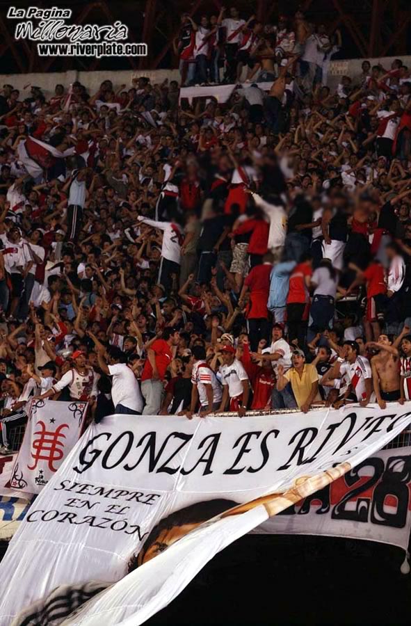River Plate vs Defensor Sporting (SUD 2007) 8
