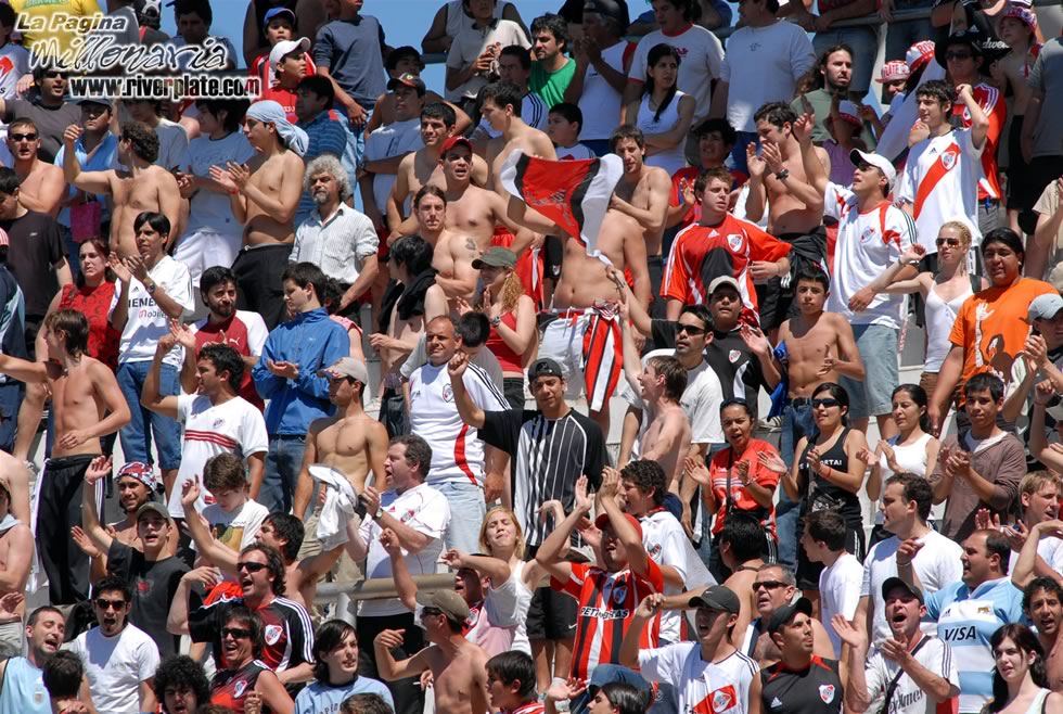 Gimnasia LP vs River Plate (AP 2007) 24