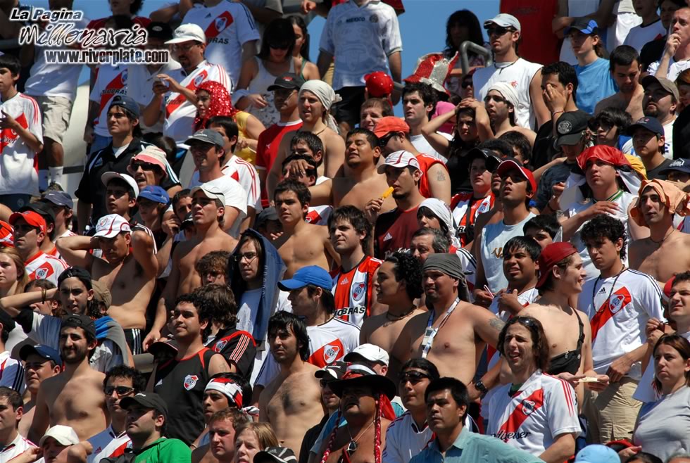 Gimnasia LP vs River Plate (AP 2007) 20