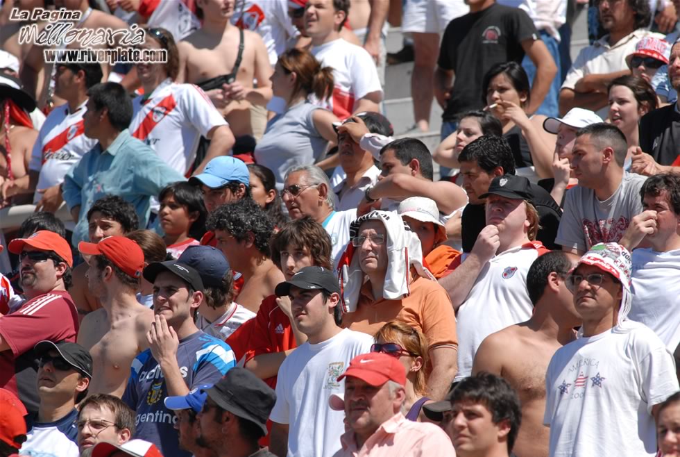 Gimnasia LP vs River Plate (AP 2007) 22