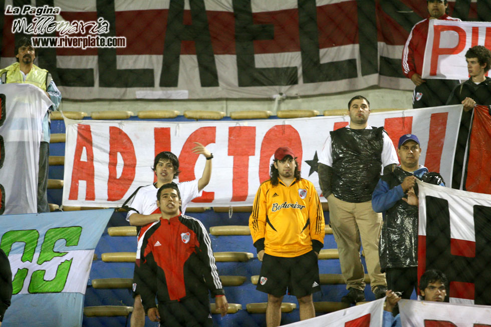 Defensor Sporting vs River Plate (SUD 2007) 17