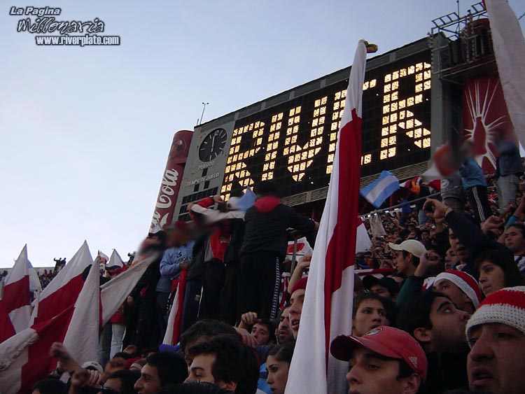 River Plate vs Olimpo BB (CL 2005) 4