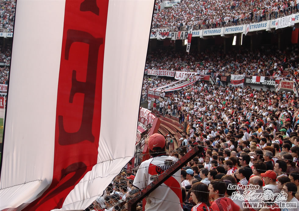 River Plate vs Velez Sarsfield (AP 2007)