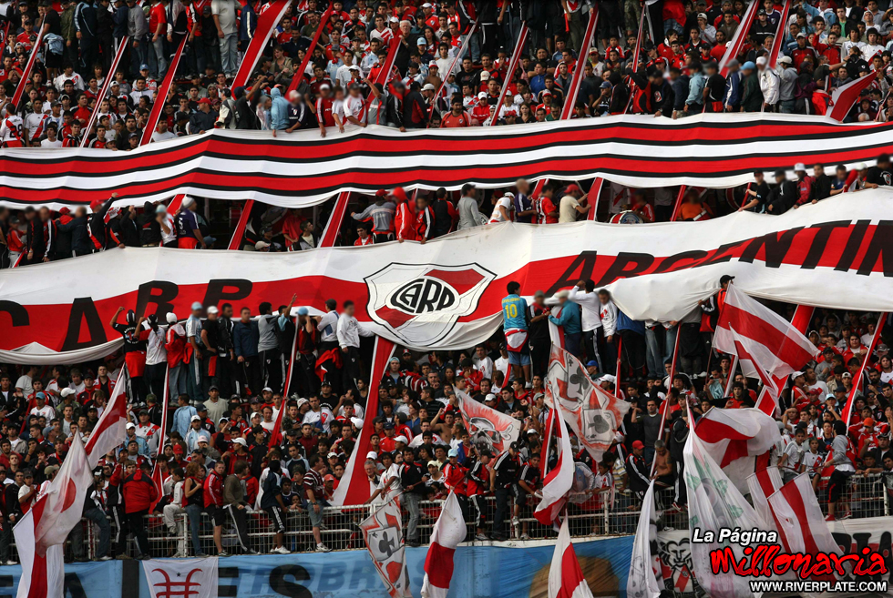 River Plate vs Banfield (CL 2009) 4