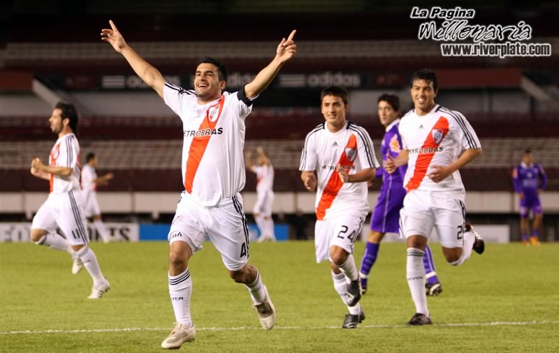 River Plate vs Defensor Sporting (SUD 08) 14