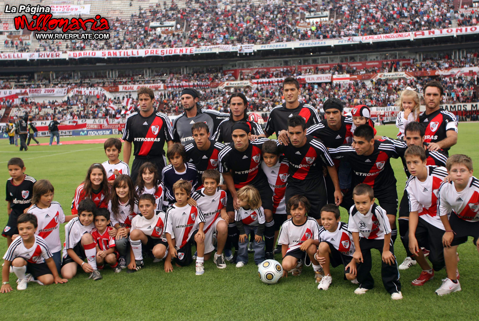 River Plate vs Banfield (CL 2009) 3