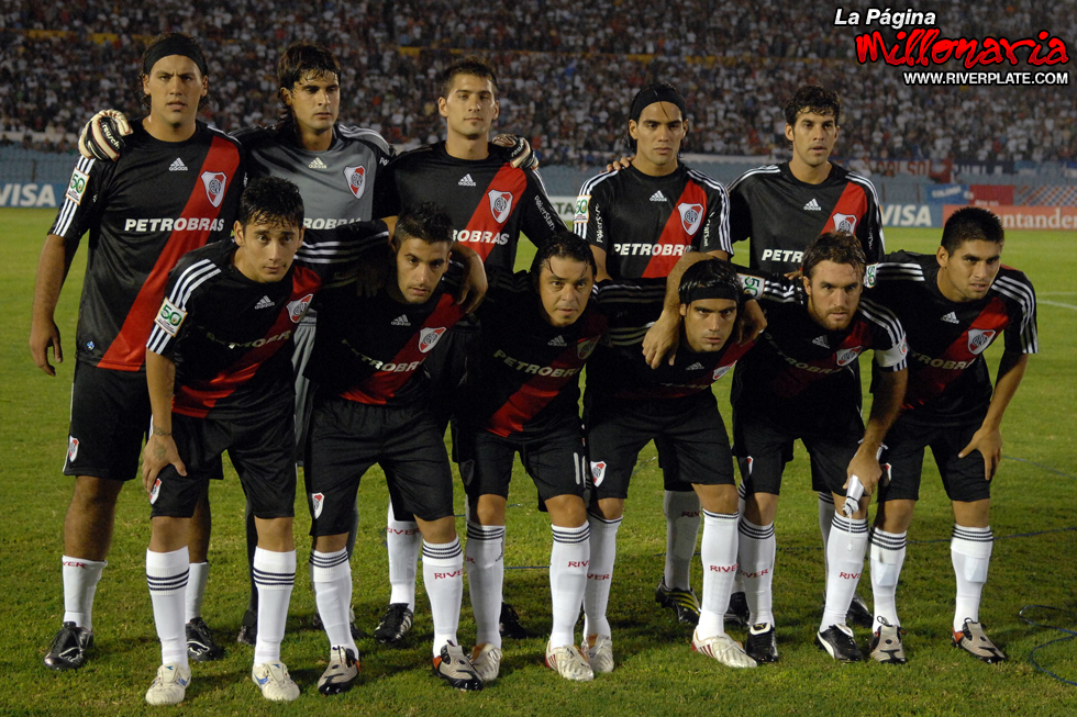Nacional (URU) vs River Plate (LIB 2009) 5