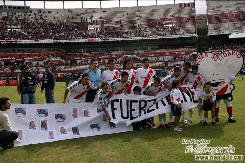 River Plate vs Tigre (CL 2008) 5