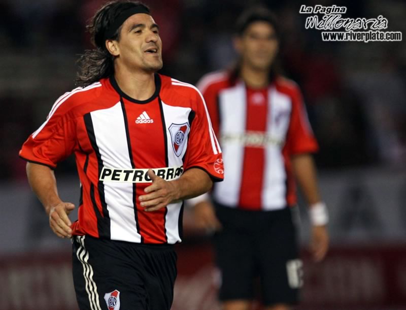 River Plate vs Gimnasia LP (CL 2008) 11