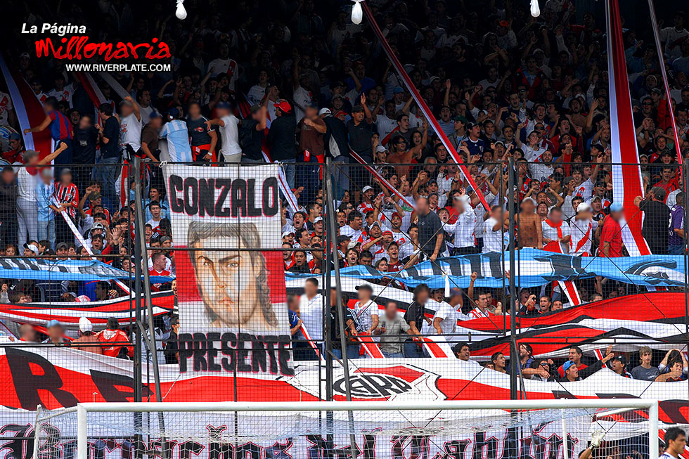 Racing vs River Plate (CL 2009) 24