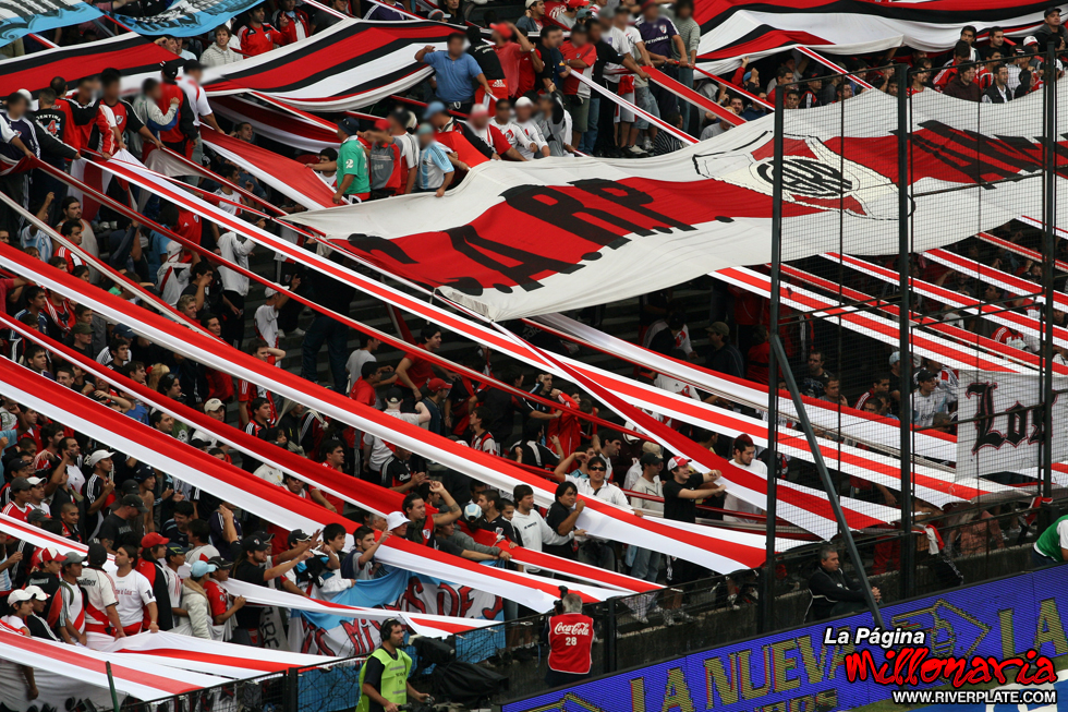 Racing vs River Plate (CL 2009) 26