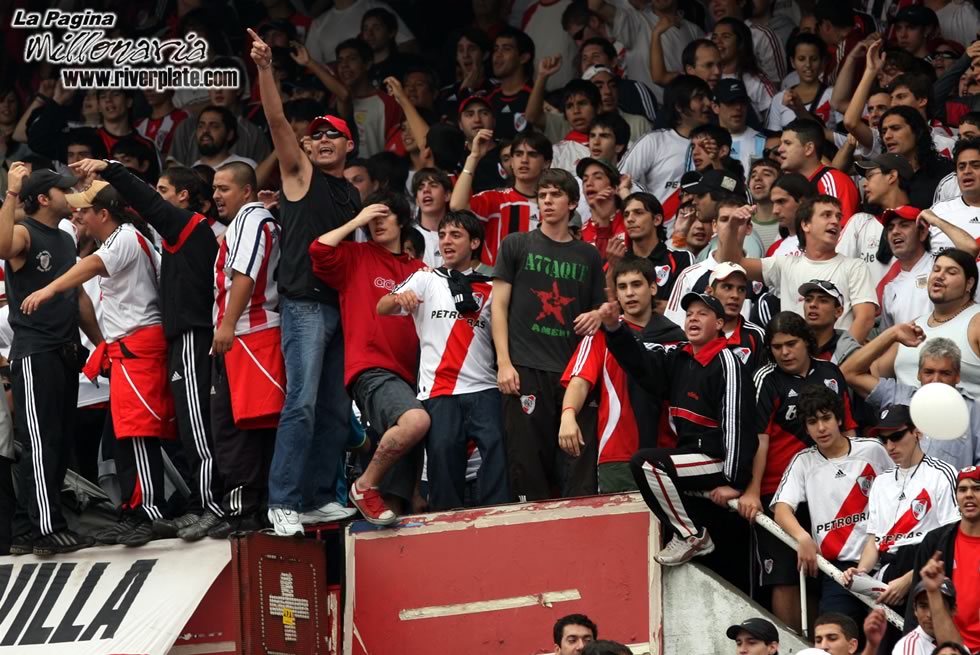 River Plate vs Argentinos Juniors (CL 2008) 9