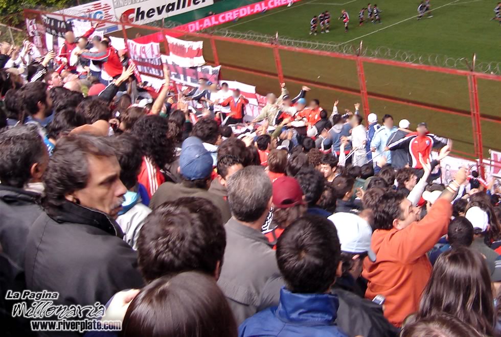 Huracán vs River Plate (AP 2007) 4