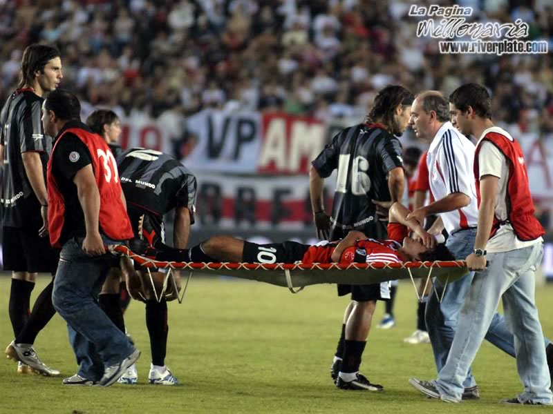 Estudiantes vs River Plate (CL 2008) 4