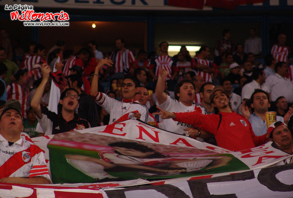 Chivas (MEX) vs River Plate (SUD 08) 19