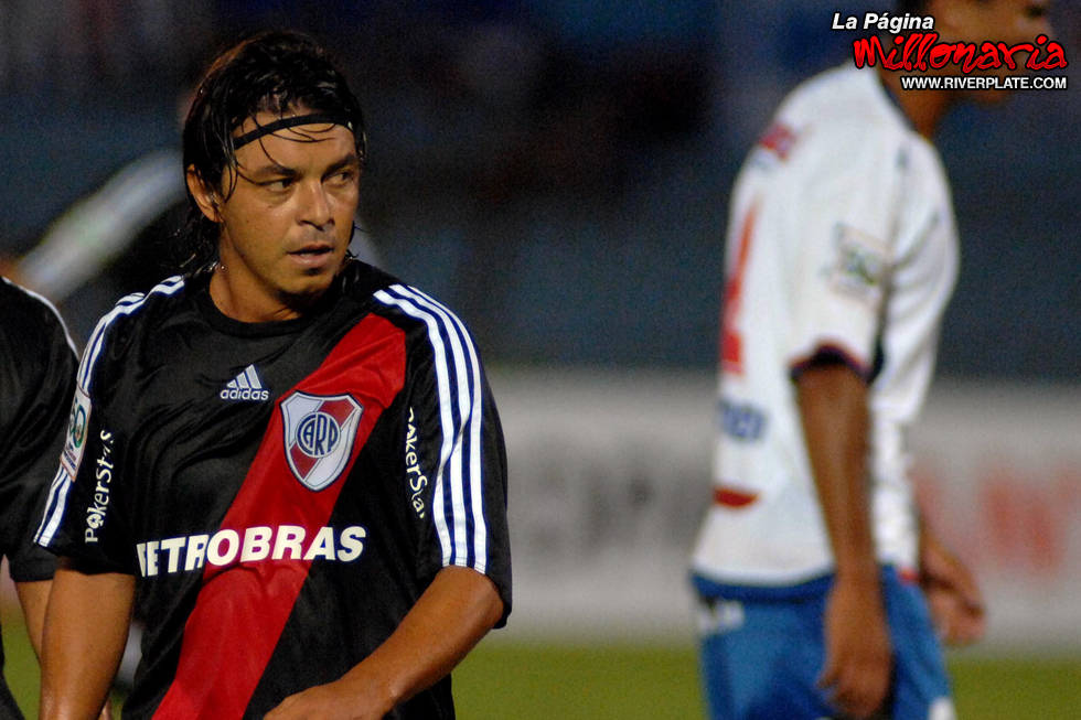 Nacional (URU) vs River Plate (LIB 2009) 7
