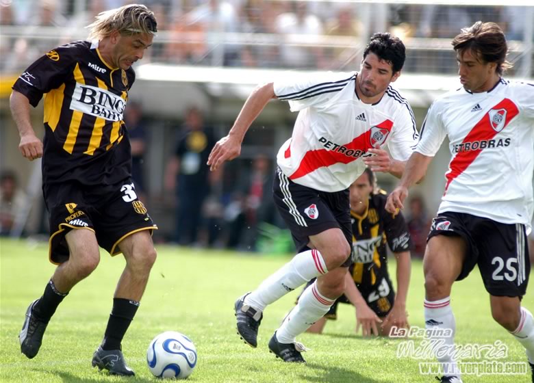 Olimpo vs River Plate (AP 2007) 5