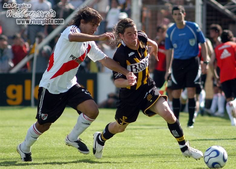Olimpo vs River Plate (AP 2007) 4