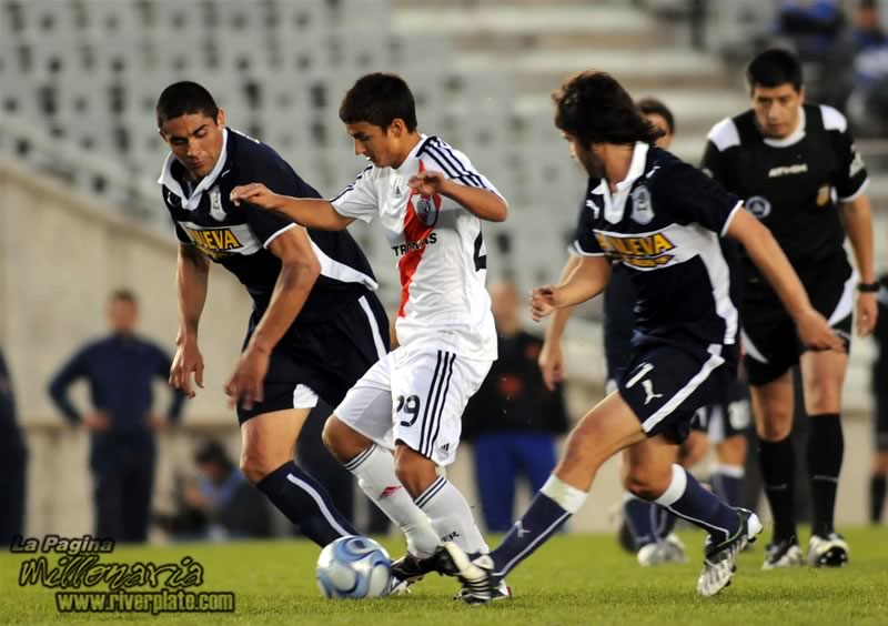 Gimnasia LP vs River Plate (AP 2008) 2