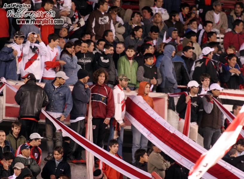 River Plate vs Arsenal (SUD 2007) 8