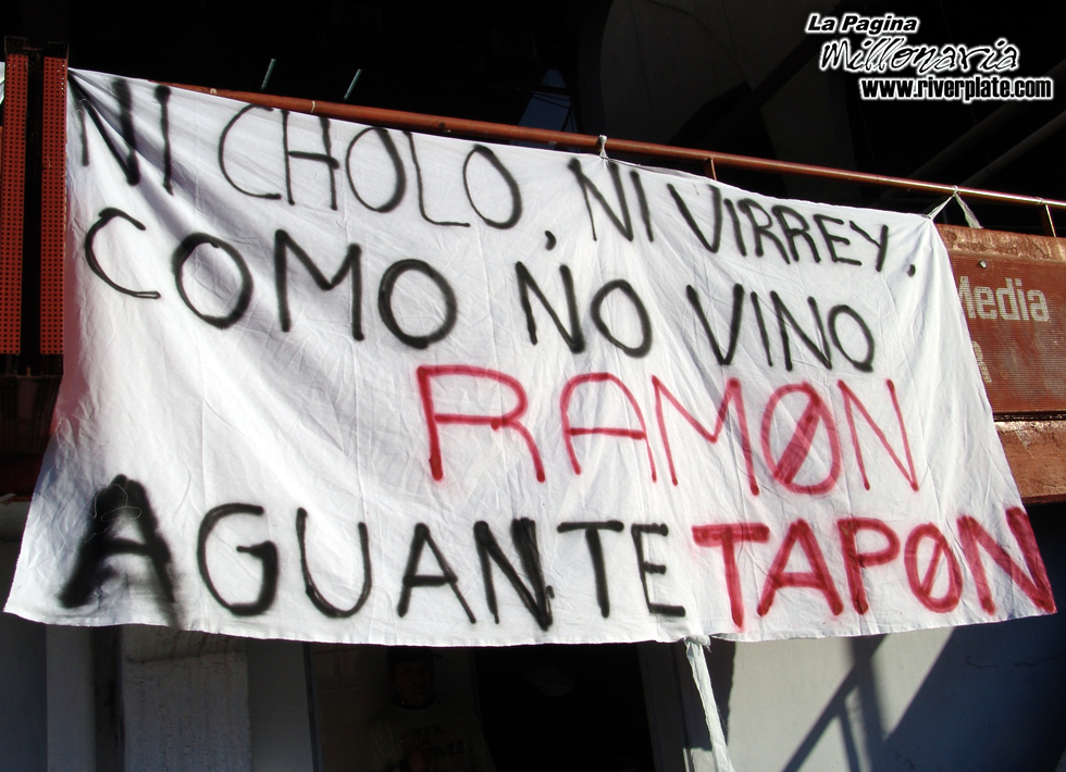 River Plate vs Colon Sta. Fe (Ap 2007) 8