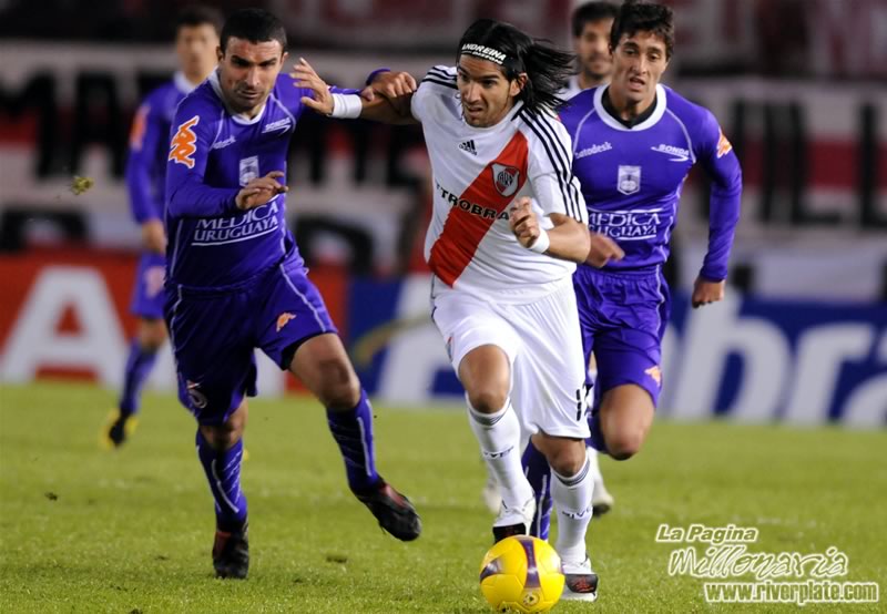 River Plate vs Defensor Sporting (SUD 08) 12