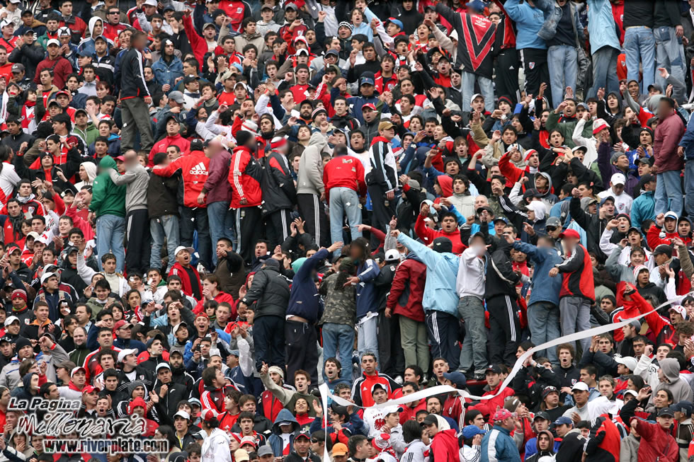 River Plate vs Lanus (AP 2007) 8