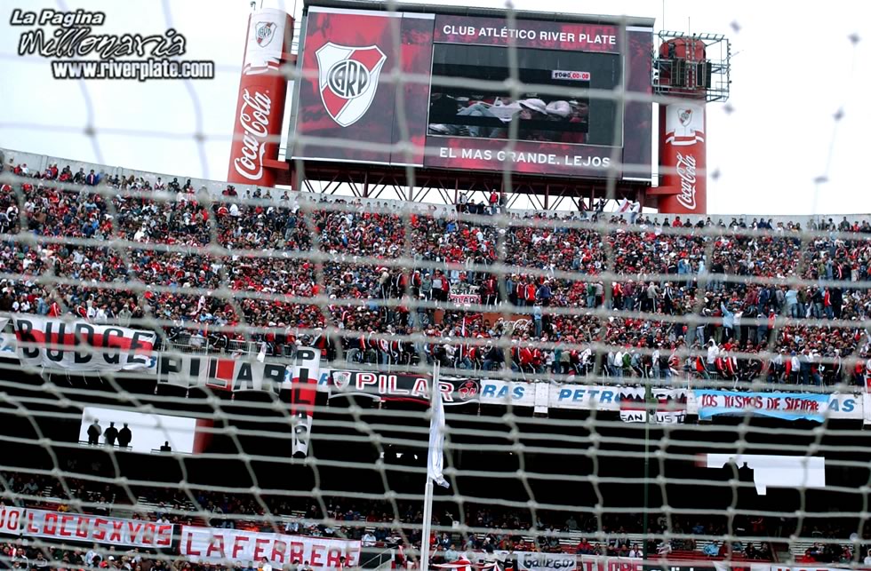 River Plate vs Lanus (AP 2007) 7