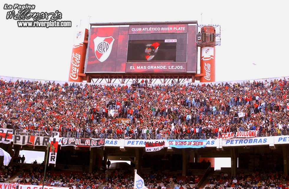 River Plate vs Lanus (AP 2007) 10