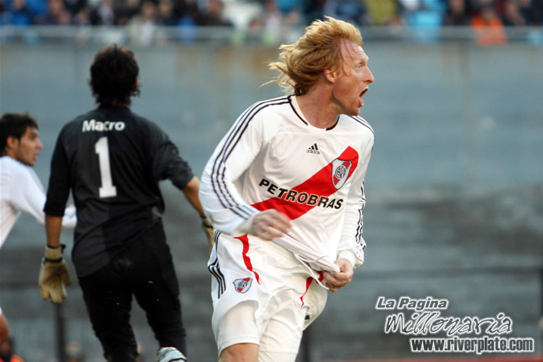 Racing Club vs River Plate (AP 2007) 3