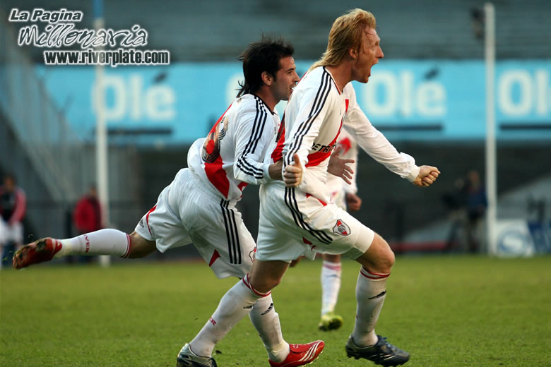 Racing Club vs River Plate (AP 2007) 2