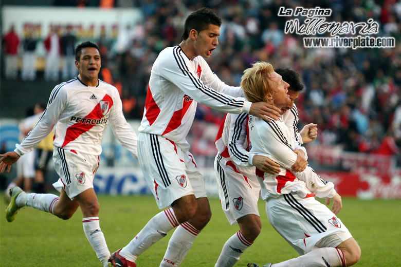 Racing Club vs River Plate (AP 2007)