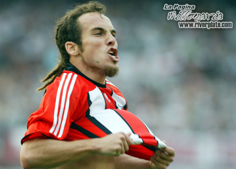 River Plate vs Velez Sarsfield (AP 2007) 2