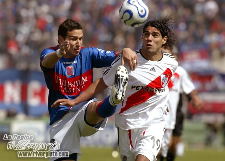 Tigre vs River Plate (AP 2007) 2