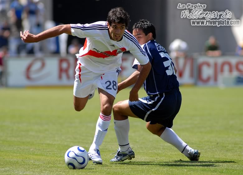 Gimnasia LP vs River Plate (AP 2007) 7