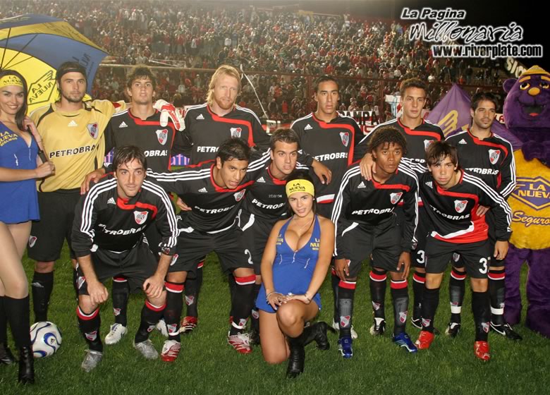 Huracán vs River Plate (AP 2007) 9