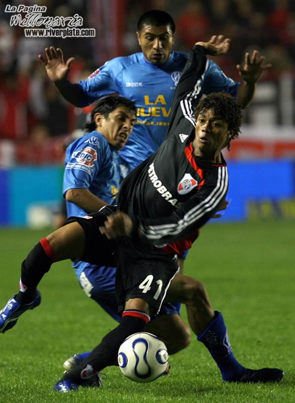 Huracán vs River Plate (AP 2007) 6
