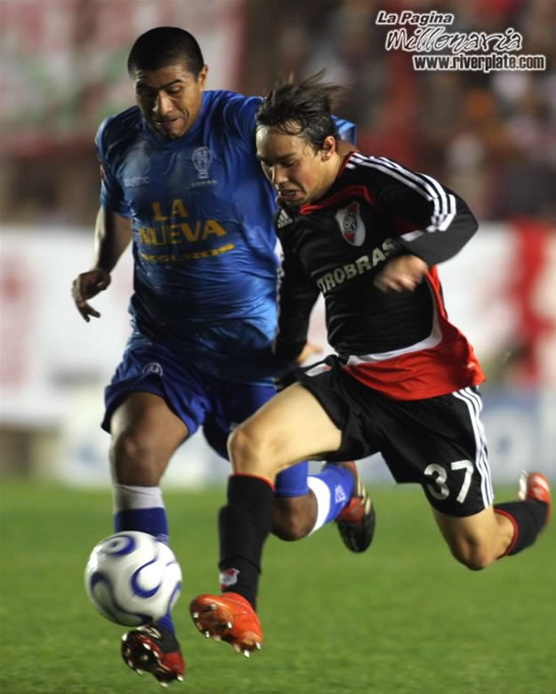 Huracán vs River Plate (AP 2007) 10