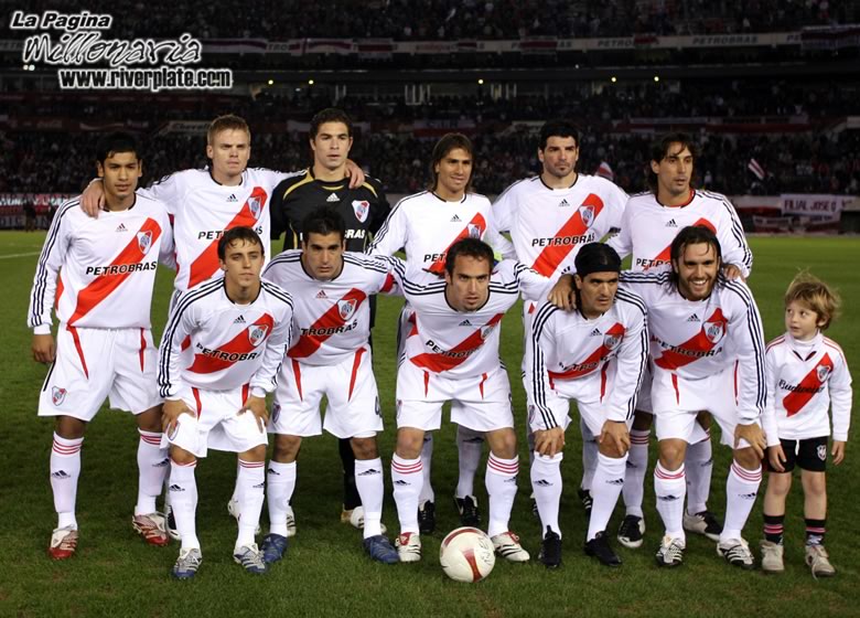 River Plate vs Arsenal (SUD 2007) 5