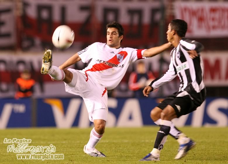 River Plate vs Botafogo (SUD 2007) 3