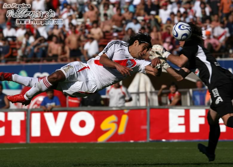 River Plate vs Rosario Central (AP 2007) 4