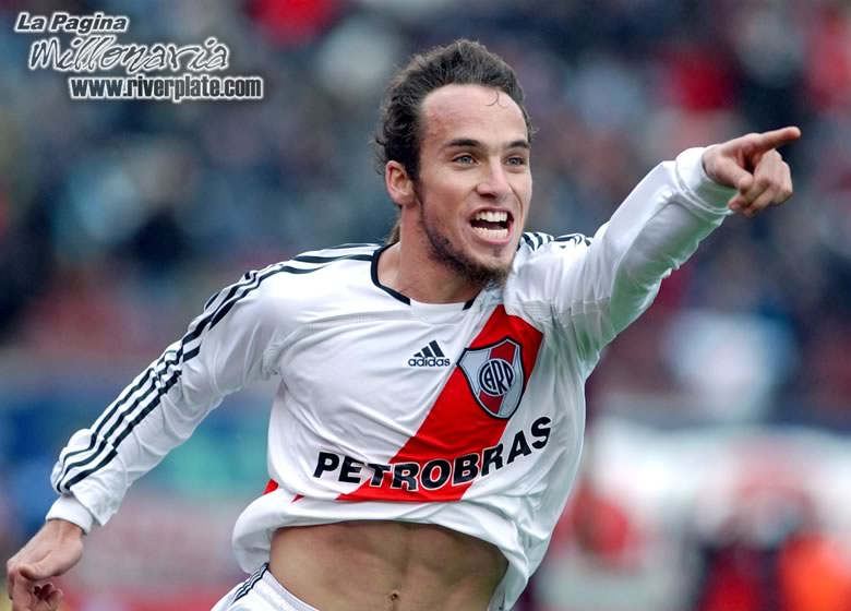 River Plate vs Lanus (AP 2007) 3