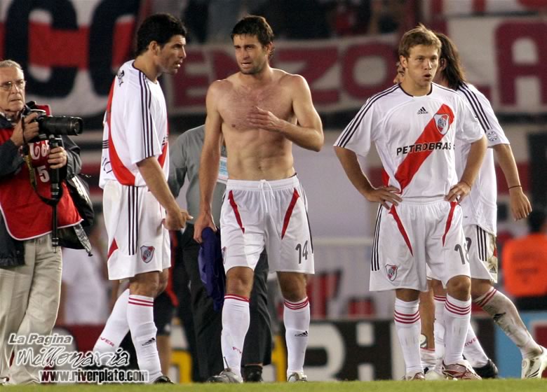 River Plate vs Defensor Sporting (SUD 2007) 3