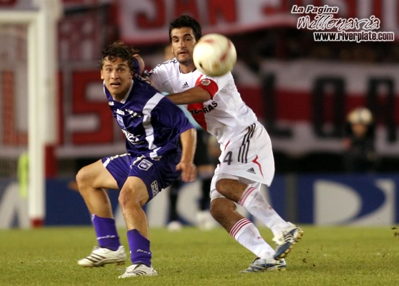 River Plate vs Defensor Sporting (SUD 2007) 2