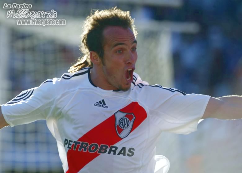 River Plate vs Independiente (AP 2007) 3