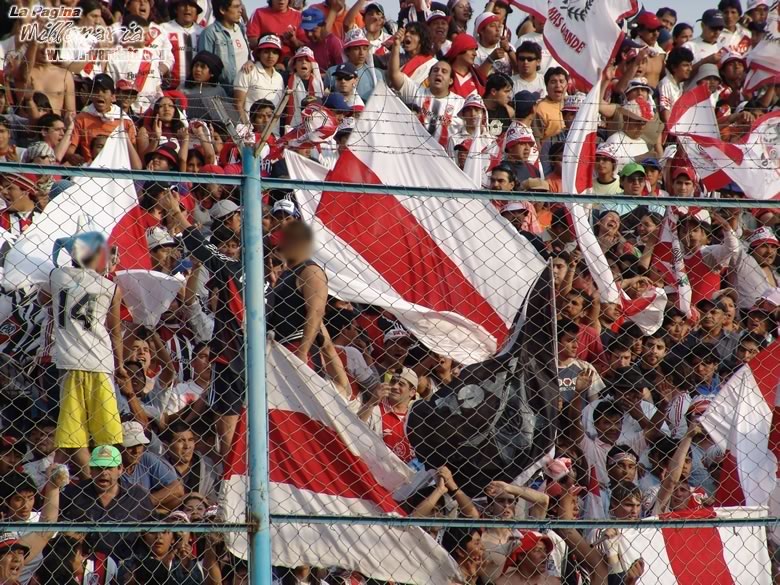 Gimnasia de Jujuy vs River Plate (AP 2005) 14